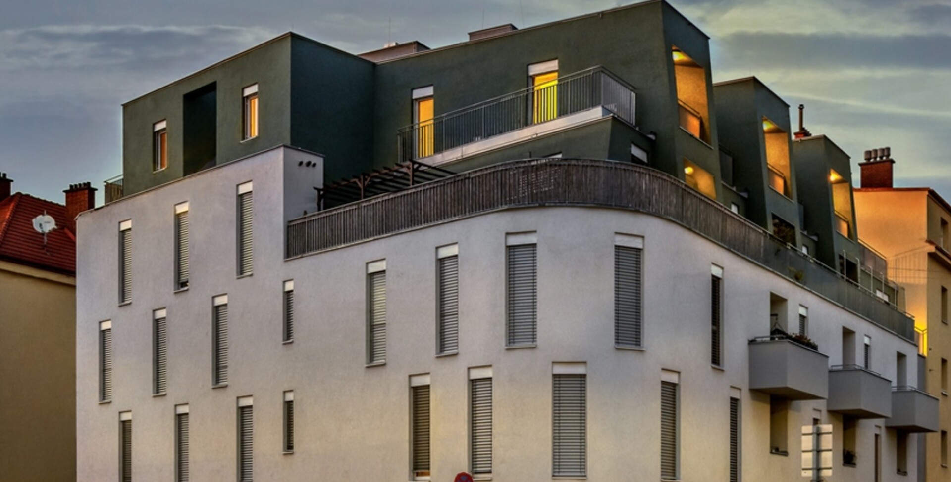 Aribogasse außen Nacht